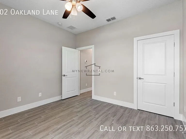 402 Oakland Ln — Photo 18