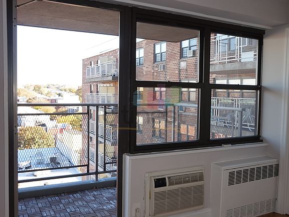 4th image of 341 10th St #11VENA