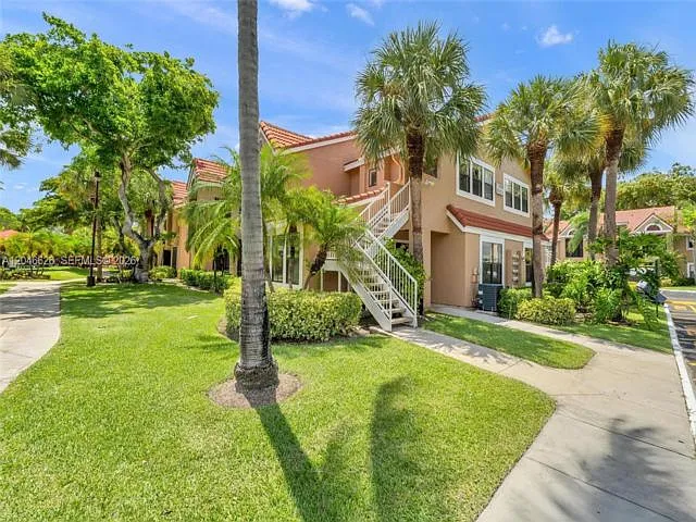 15560 SW 104th Ter #6112 — Photo 2