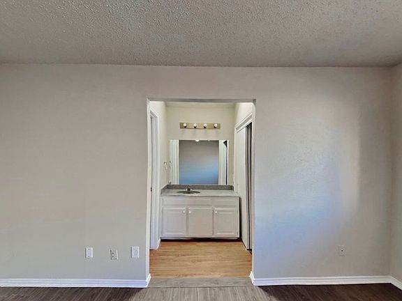 4th image of 11836 Garden Terrace Dr