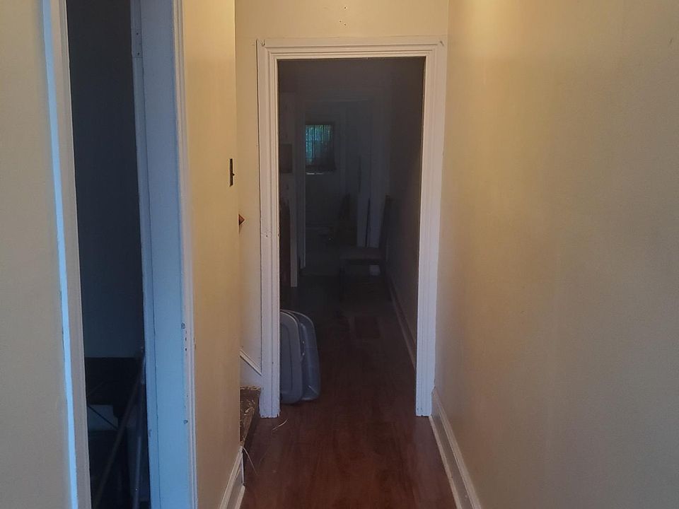 2nd image of 212 E Spruce St