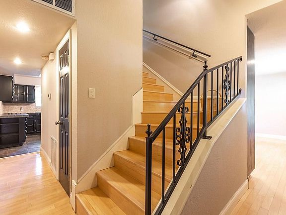 3rd image of 4805 Holiday Ln E