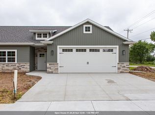 N9095 Southtowne Dr, Menasha, WI 54952
