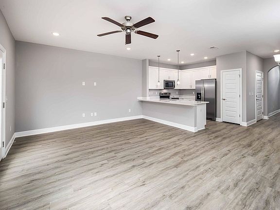 3rd image of 319 Carmel Dr #15