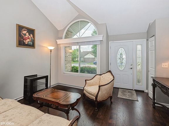 2nd image of 2314 Cambridge Ln