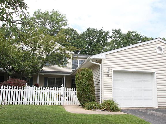 2nd image of 18 Cherrywood Cir