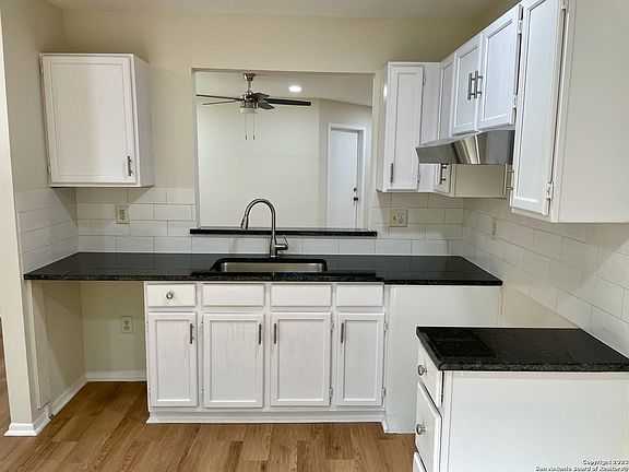 4th image of 2900 DIXON PLAIN DR