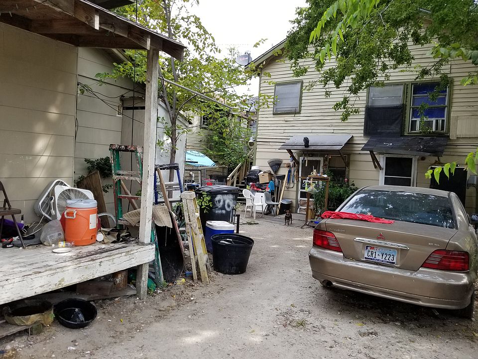 2nd image of 2012 Marion St