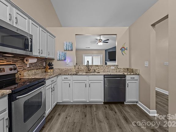 4th image of 1433 Moss Creek Dr