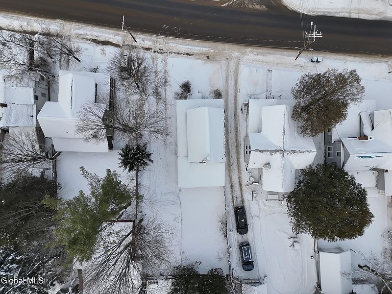 5th image of 288 Ampersand Avenue