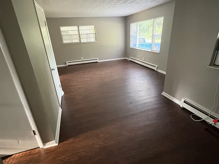 847 Riverside Dr — Photo 6