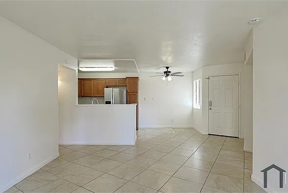 3 bed, 1069 sqft, $2,995 — Photo 4