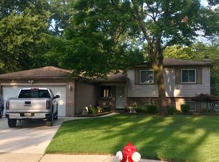 8776 Calvert Dr, Sterling Heights, MI 48312