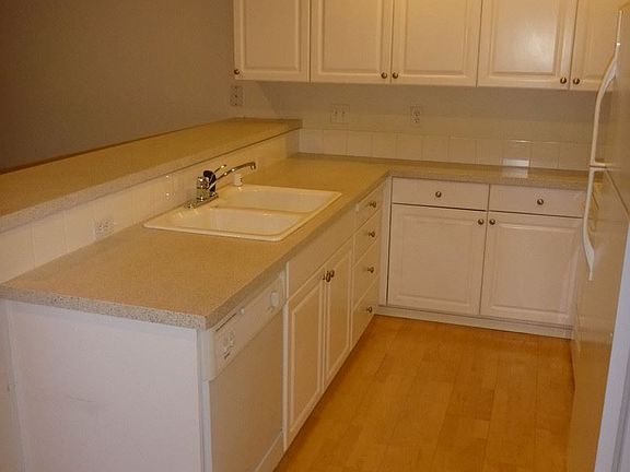 4th image of 12034 15th Ave NE Unit 107