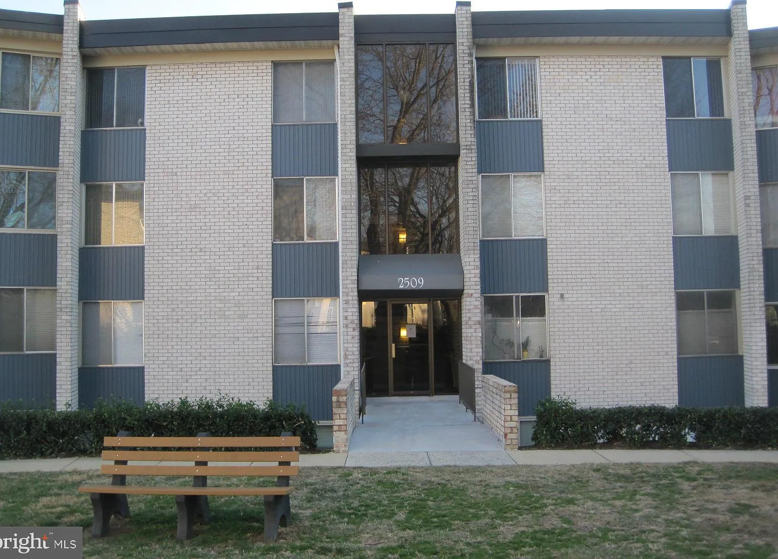 North Creek Plac — Photo 1