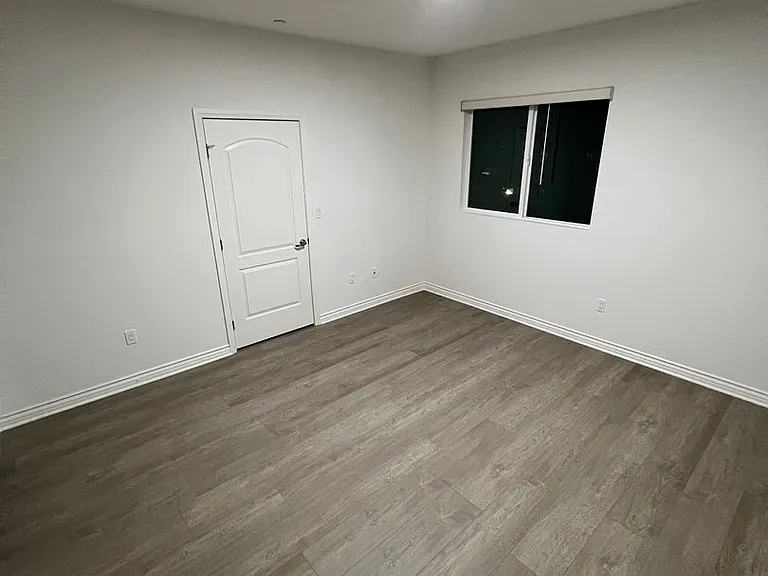 Yaya Laurel 1 Apartments — Photo 18