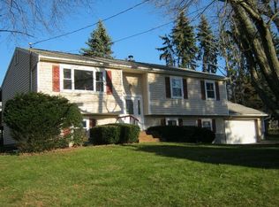 118 Wayacross Rd, Mahopac, NY 10541