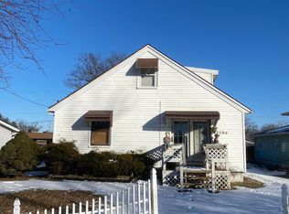 2204 Charles St, Burlington, IA