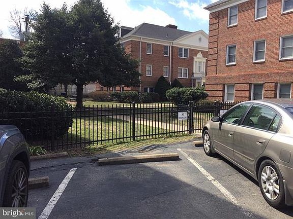 2nd image of 722 S Washington St APT 101