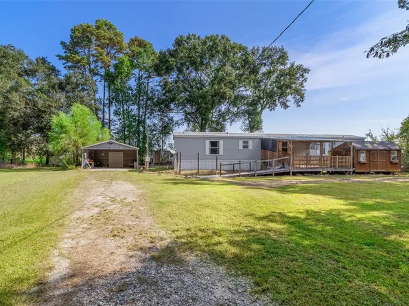 22605 Strickland Dr, New Caney, TX 77357