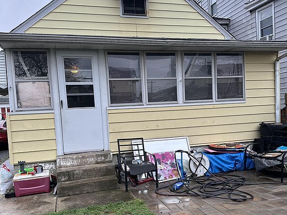 2nd image of 406 Schiller Ave