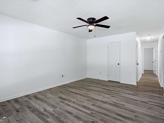 4th image of 83 Sunset Ln