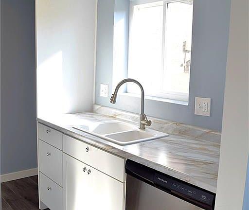 5th image of 1624 Mars Hill Dr #13