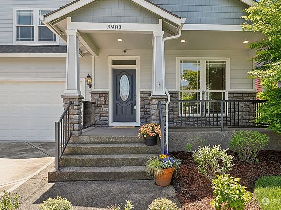 3rd image of 8903 NE 35th Court
