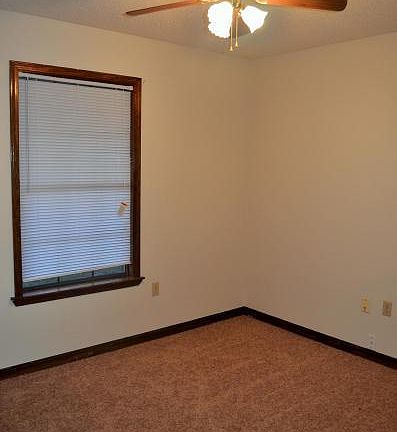 5th image of 117 Pinoak Ct E