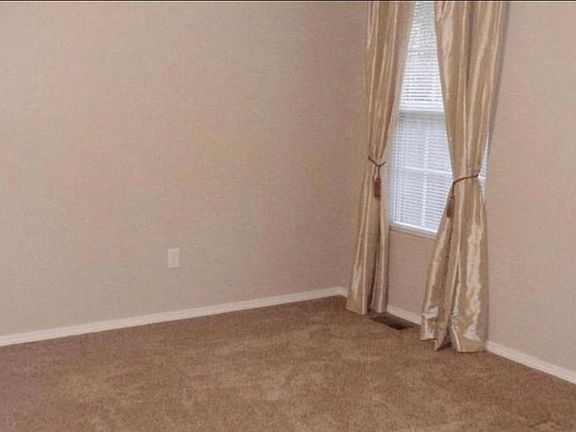 3rd image of 2481 East Willow