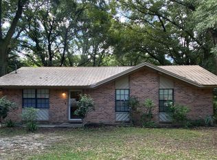 110 Will Kelly Ave, Defuniak Springs, FL 32433