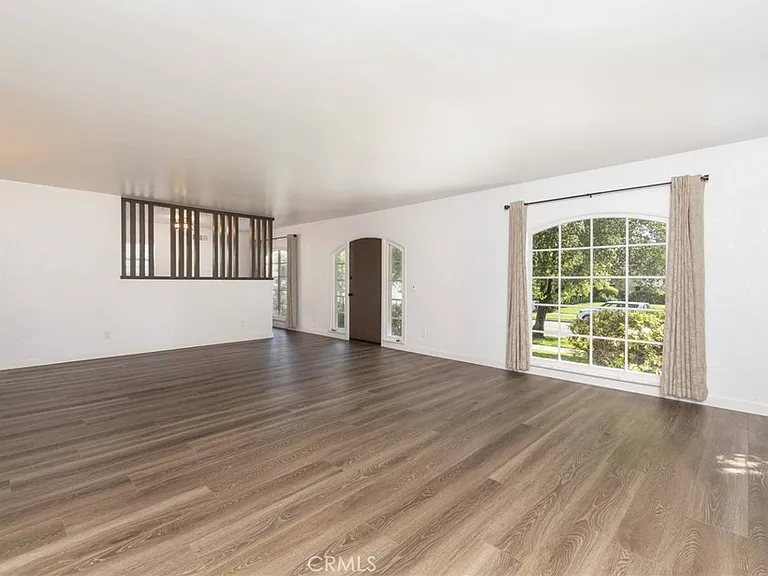 4213 Wilkinson Ave — Photo 5