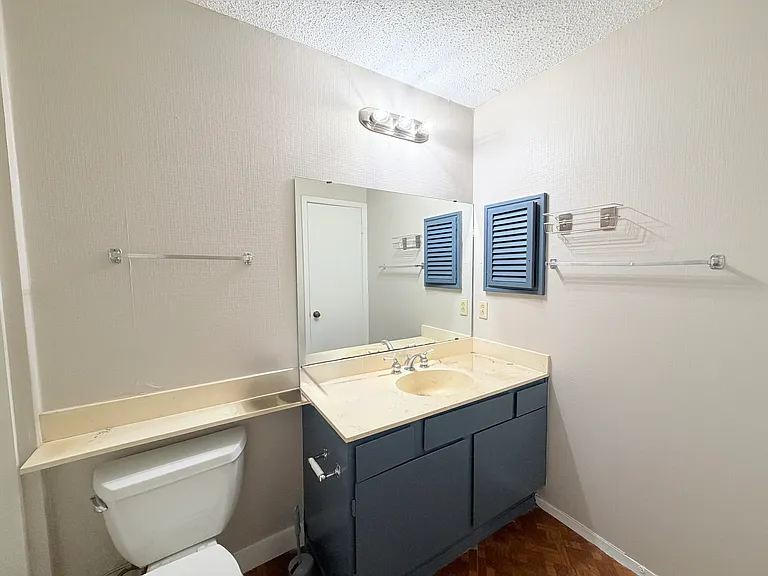 9611 Blue Creek Ln — Photo 29