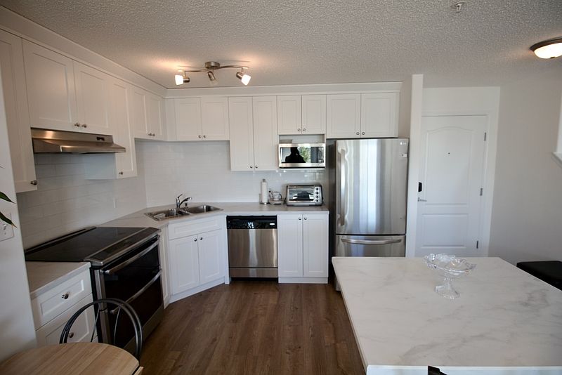 Edmonton Apartment for rent - 2 Bedrooms — photo 8