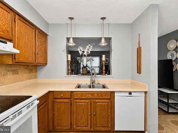 4th image of 19704 Teakwood Cir #74