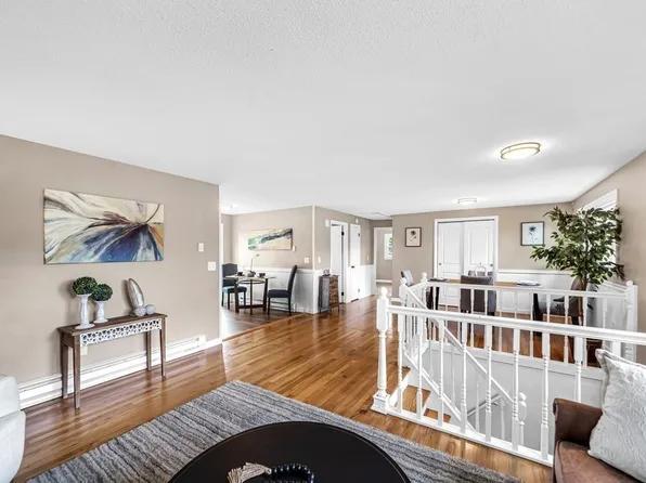 116 Bostwick Ln, Chicopee, MA 01020