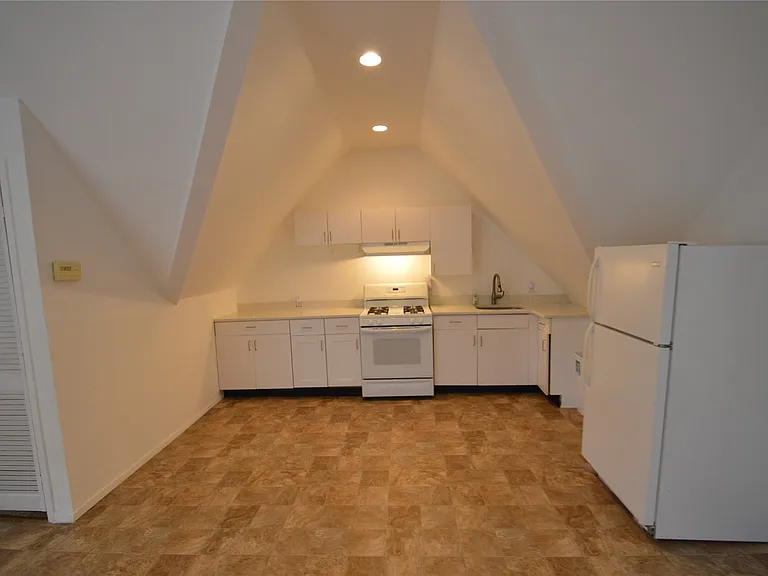 60-04 Marathon Pkwy #2F — Photo 4