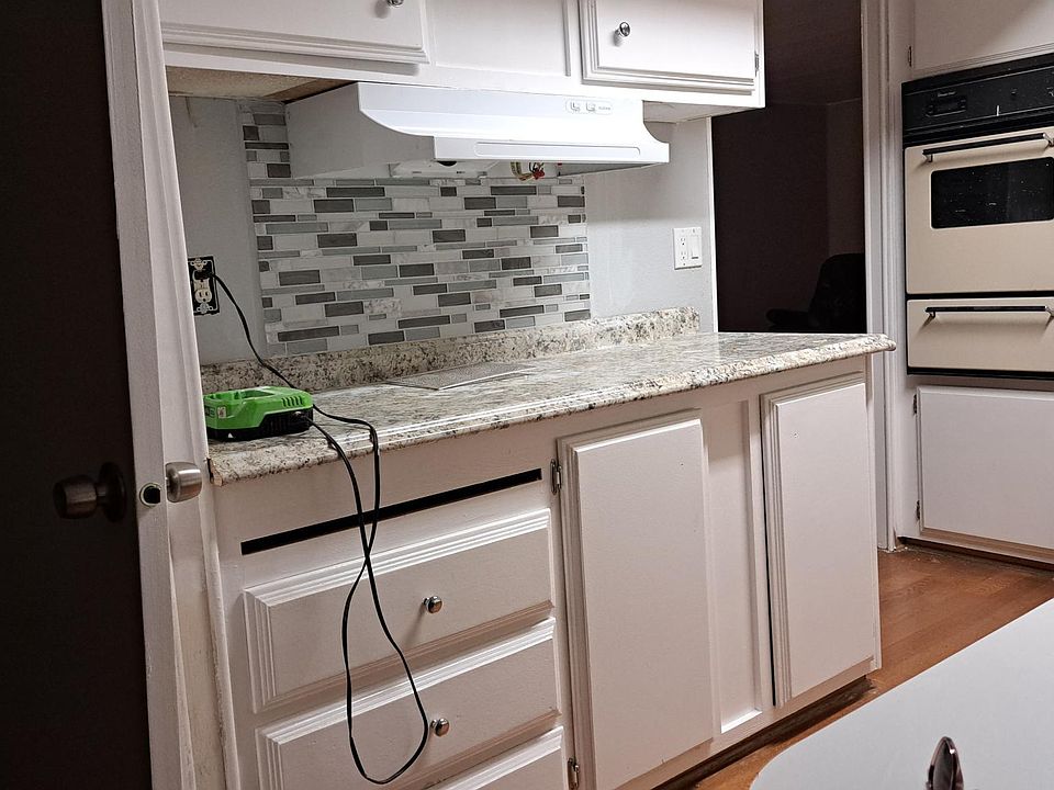 2nd image of 581 San Mateo Cir