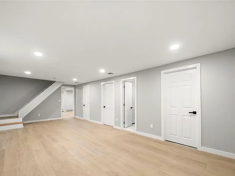 41 Monument Pl — Photo 16