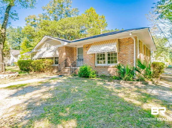 302 Northwest Blvd, Chickasaw, AL 36611