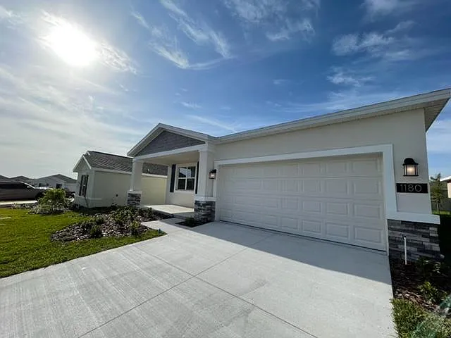 3 bed, 1725 sqft, $2,400 — Photo 3