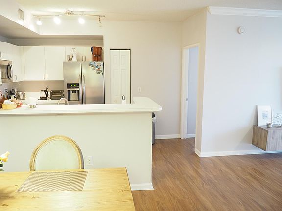 4th image of 630 S Sapodilla Avenue #Ph22