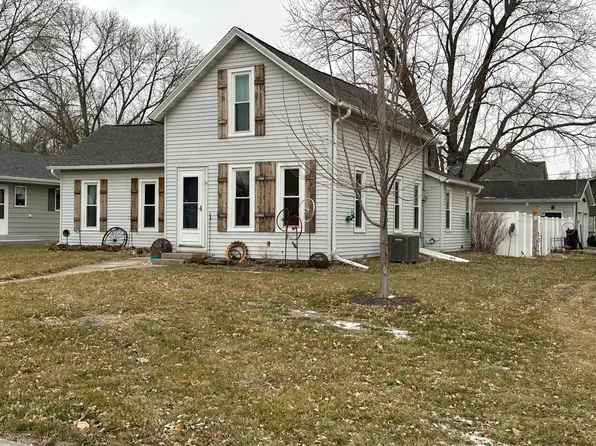 109 E 5th St, Logan, IA 51546