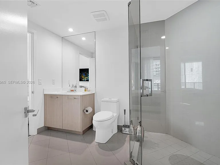 45 SW 9th St #2901 — Photo 16