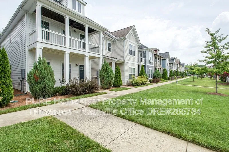 2 bed, 2.5 bath, 1400 sqft, $2,425 — Photo 2