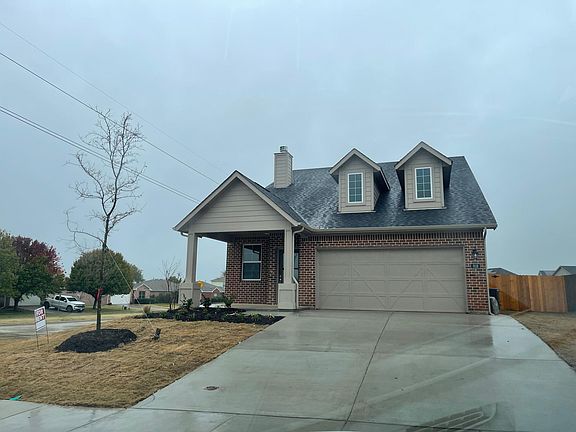 3rd image of 918 Gambel Dr