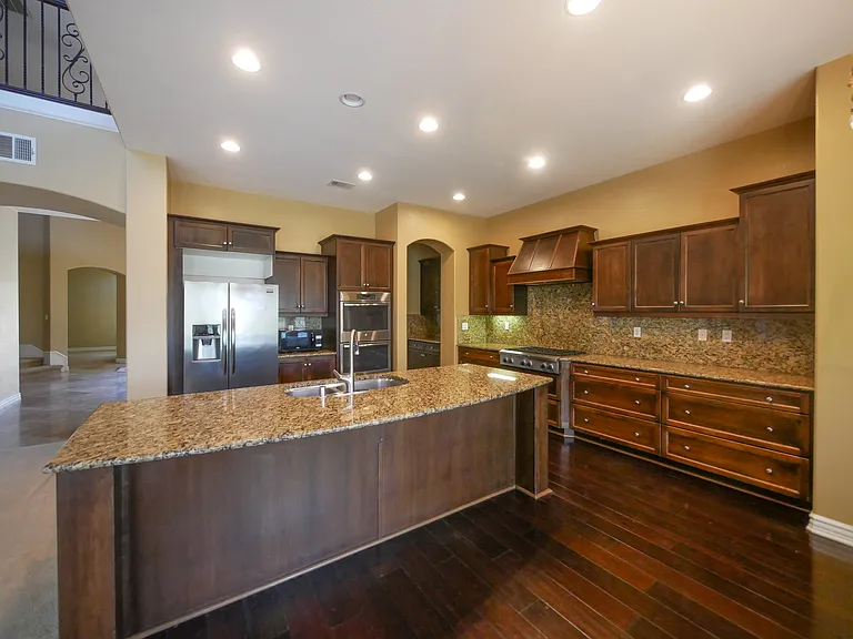 8203 Soft Winds Dr — Photo 7