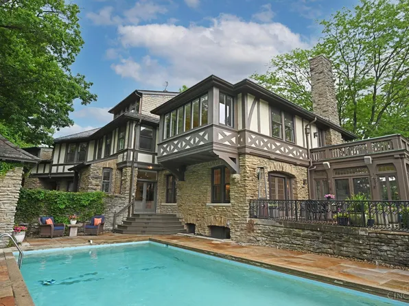 1 Beechcrest Ln, Cincinnati, OH 45206