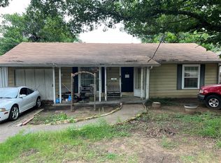 2933 Handley Dr, Fort Worth, TX 76112