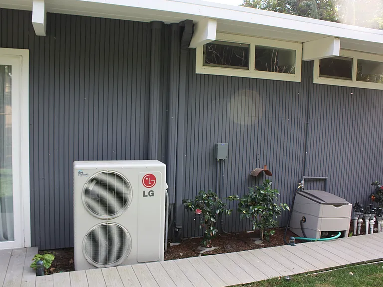 661 E Meadow Dr — Photo 11